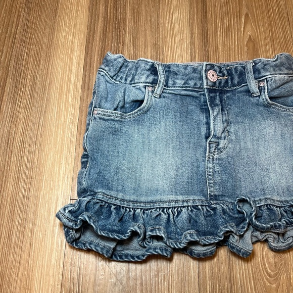 H&M Toddler/Little Girl Short Ruffle Hem Denim Skirt Size 5-6 - Picture 3 of 9